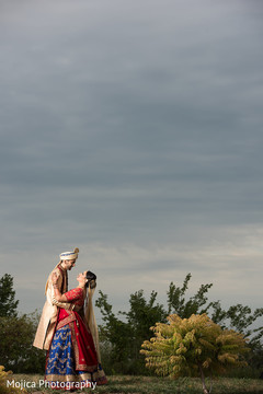 See this dazzling Indian couple's photo session. See this dazzling Indian couple's photo session.