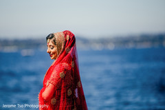 Glamorous Indian bride style. Glamorous Indian bride style.