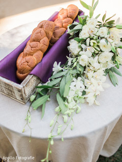 Delicious bread offered at the Indian wedding reception Delicious bread offered at the Indian wedding reception