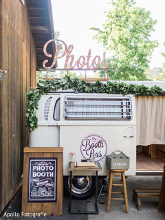 Detail of the photo booth bus at the reception Detail of the photo booth bus at the reception