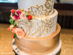 Different angle of the Indian couple's wedding cake Different angle of the Indian couple's wedding cake