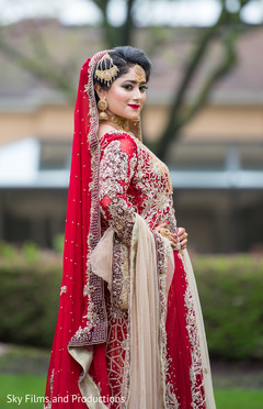 Stunning maharani in her red anarkali Stunning maharani in her red anarkali