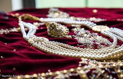 Details of the Indian bridal jewelry used by the maharani Details of the Indian bridal jewelry used by the maharani