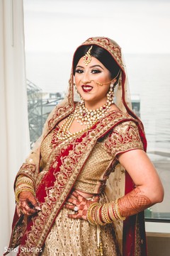 Beautiful maharani wearing the lengha and mehndi Beautiful maharani wearing the lengha and mehndi