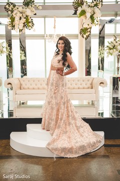 Stunning maharani posing at the reception venue Stunning maharani posing at the reception venue