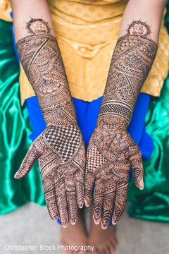 Marvelous Indian bride mehndi art done on her hands. Marvelous Indian bride mehndi art done on her hands.