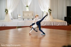 Incredible guest performing a choreography Incredible guest performing a choreography