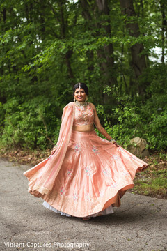 Take a look at this cute indian bride. Take a look at this cute indian bride.