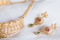 Indian bride's jewelry details Indian bride's jewelry details