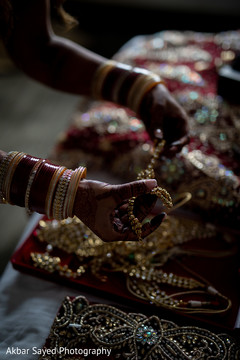 Photo capture of Indian bridal polki necklace choker. Photo capture of Indian bridal polki necklace choker.