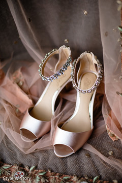 Marvelous Indian bridal reception shoes. Marvelous Indian bridal reception shoes.