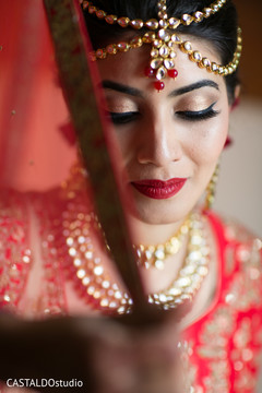 Dazzling indian bride ceremony makeup. Dazzling indian bride ceremony makeup.