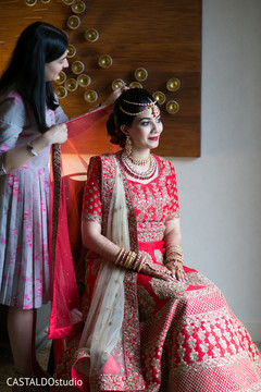 Impressive Indian bride's Ghoonghat capture. Impressive Indian bride's Ghoonghat capture.