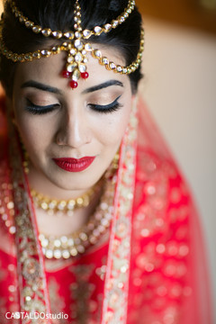 Magnificent Indian bridal makeup. Magnificent Indian bridal makeup.
