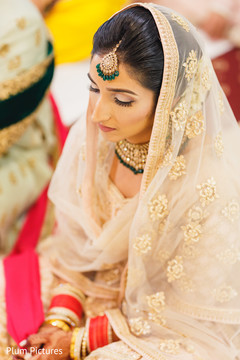 See this lovely Indian bride at her wedding ceremony. See this lovely Indian bride at her wedding ceremony.