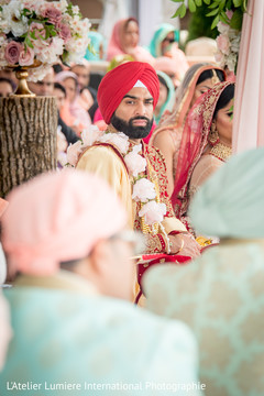 Glamorous Indian groom capture. Glamorous Indian groom capture.
