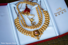 Marvelous Indian bridal necklace and necklace choker. Marvelous Indian bridal necklace and necklace choker.