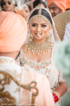 Incredible Indian bridal sikh wedding look. Incredible Indian bridal sikh wedding look.