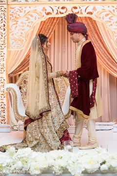 Amazing capture of Indian couple at the venue Amazing capture of Indian couple at the venue
