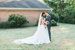 Phenomenal indian couple outdoors photo shoot. Phenomenal indian couple outdoors photo shoot.