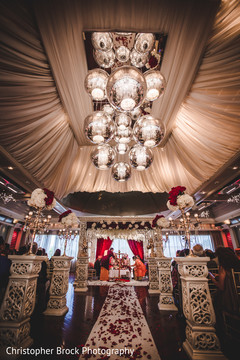 See this amazing Indian wedding decor See this amazing Indian wedding decor