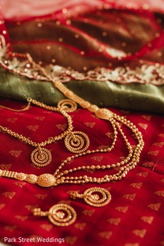 Marvelous Indian bridal jewelry. Marvelous Indian bridal jewelry.
