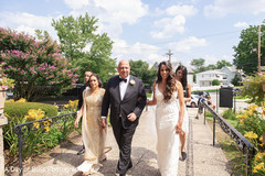 Maharani making her grand entrance with family Maharani making her grand entrance with family