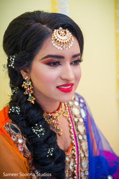 See this dazzling Indian bride wearing the tikka See this dazzling Indian bride wearing the tikka