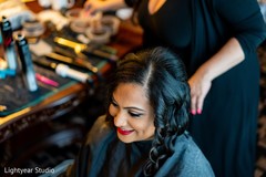 Beautiful Maharani being dolled up Beautiful Maharani being dolled up