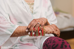 Maharani showing her mehndi design Maharani showing her mehndi design