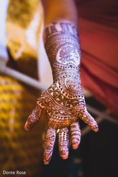 Incredible Indian bridal mehndi art. Incredible Indian bridal mehndi art.