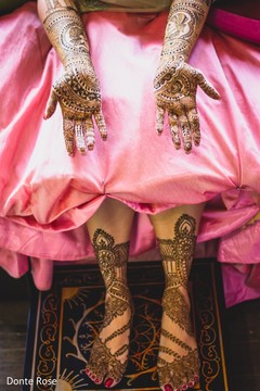 Maharani showing her henna art done. Maharani showing her henna art done.