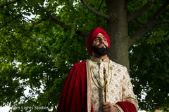 Marvelous Indian groom's capture. Marvelous Indian groom's capture.