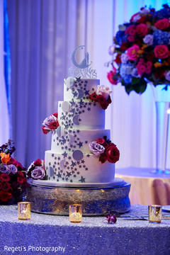 See this dazzling Indian wedding cake See this dazzling Indian wedding cake
