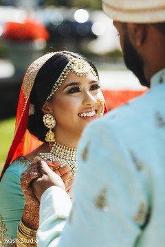 Maharani surprising the groom. Maharani surprising the groom.