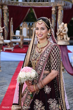 Magnificent Indian bridal ceremony outfit. Magnificent Indian bridal ceremony outfit.