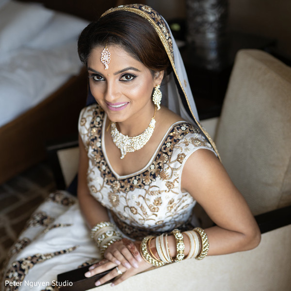 Magnificent Indian bride on her ceremony outfit.