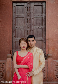See this elegant lovebirds posing for pictures See this elegant lovebirds posing for pictures