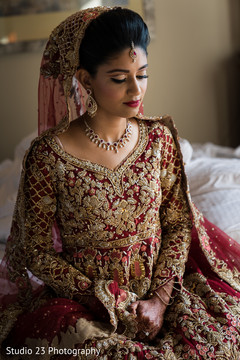 See this gorgeous Maharani posing with her lengha See this gorgeous Maharani posing with her lengha