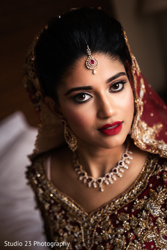 Indian bride posing for pictures Indian bride posing for pictures