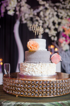 See this dazzling Indian wedding cake See this dazzling Indian wedding cake