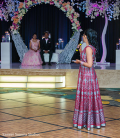 Special guest delivering a speech for the newlyweds Special guest delivering a speech for the newlyweds