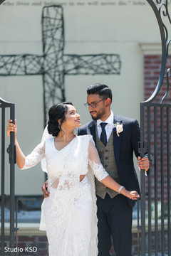 Ravishing Indian couple's wedding attire Ravishing Indian couple's wedding attire