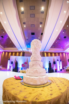 Marvelous Indian wedding cake decor. Marvelous Indian wedding cake decor.