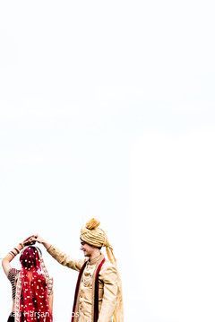 Incredible picture of Indian newlyweds Incredible picture of Indian newlyweds