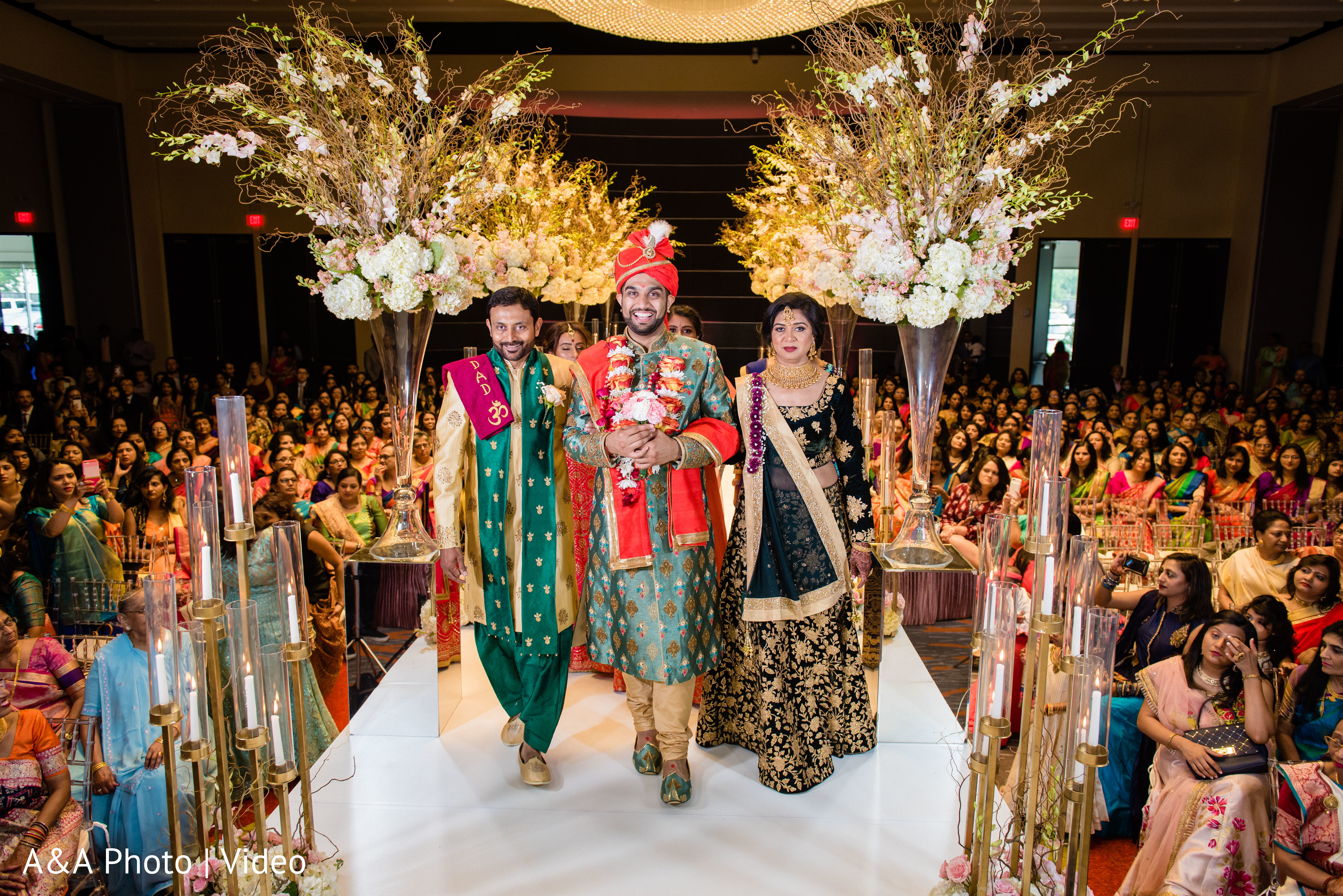 Making Raja's Raja making his grand entrance to the ceremony | Photo 215815