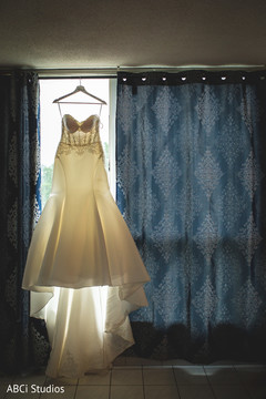 Marvelous Indian bridal white dress. Marvelous Indian bridal white dress.