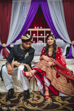 Maharani showing her anklet to groom capture. Maharani showing her anklet to groom capture.