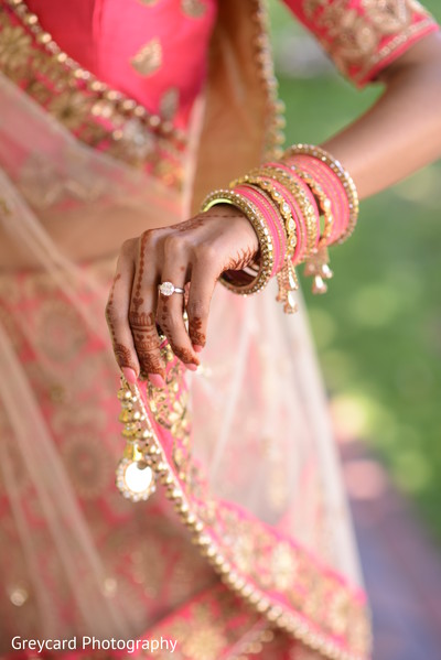 Stunning indian bridal engagement ring.