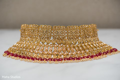 Stunning Indian bride polki necklace capture. Stunning Indian bride polki necklace capture.
